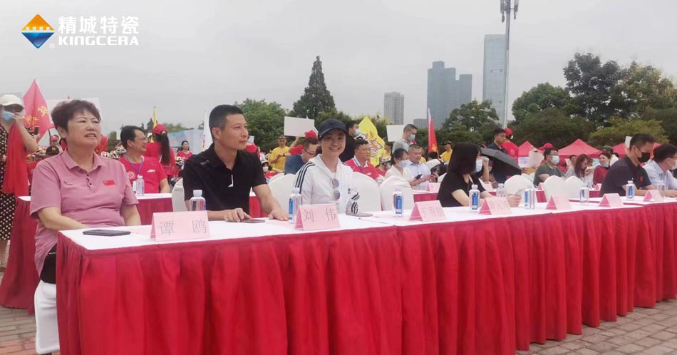 威廉希尔特瓷赞助并出席轮椅马拉松赛_威廉希尔特瓷
